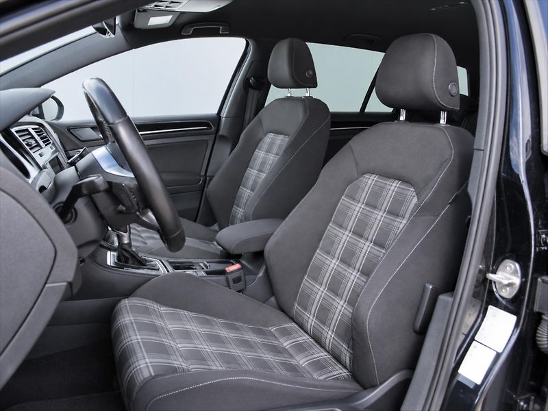 Volkswagen Golf GTD 2.0 TDI 135kW SERVIS.KNIHA - fotka 10 z 26