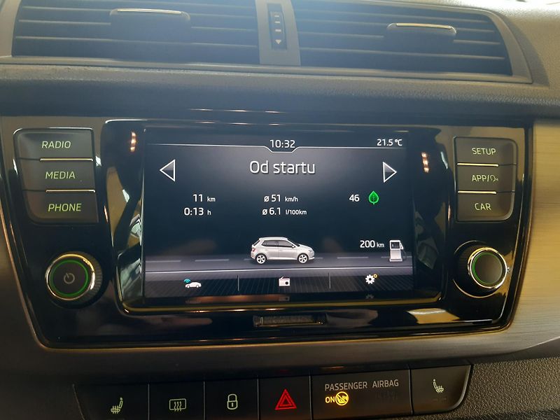 Škoda Fabia 1.0 i LED KAMERA APP - fotka 11 z 26