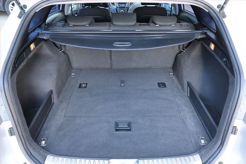 Hyundai i40 (2012) 1.7 CRDi, Serv.kniha, Xenony - fotka 14 z 23
