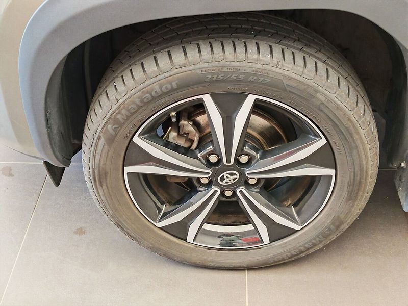 Toyota Yaris Cross 1.5 Hybrid eCVT AWD Comfort - fotka 7 z 31