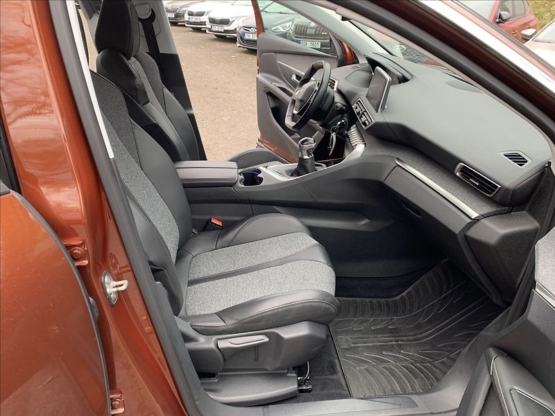 Peugeot 3008 1,2 PT ALLURE ČR,SERVISKA - fotka 12 z 16