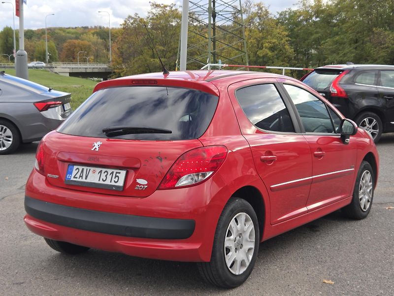 Peugeot 207 1,4i lze i na splátky VŠEM!  - fotka 4 z 11