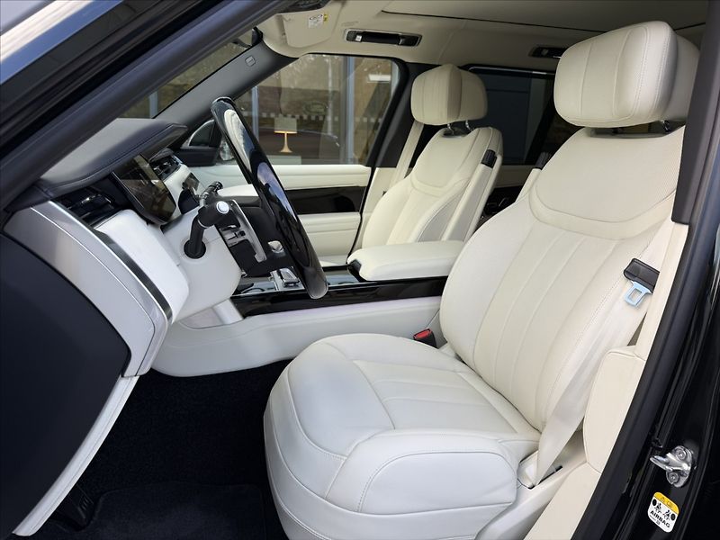 Land Rover Range Rover (2026) 3,0 AUTOBIOGRAPHY D350 - fotka 11 z 38
