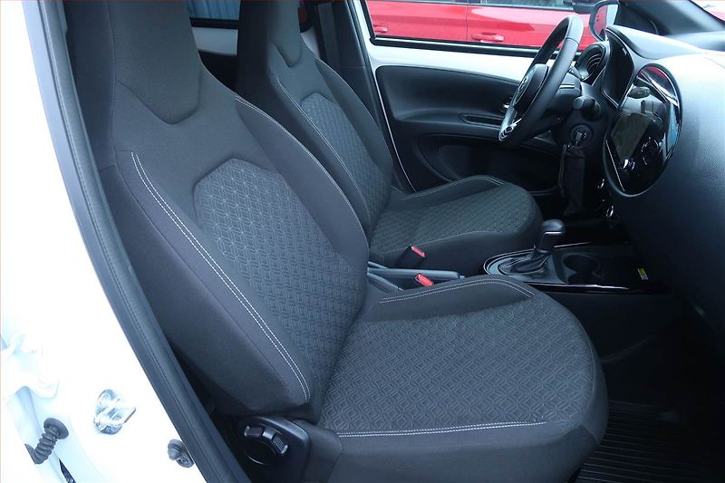 Toyota Aygo (2024) 1.0, Automat, Serv.kniha, Navi - fotka 9 z 23