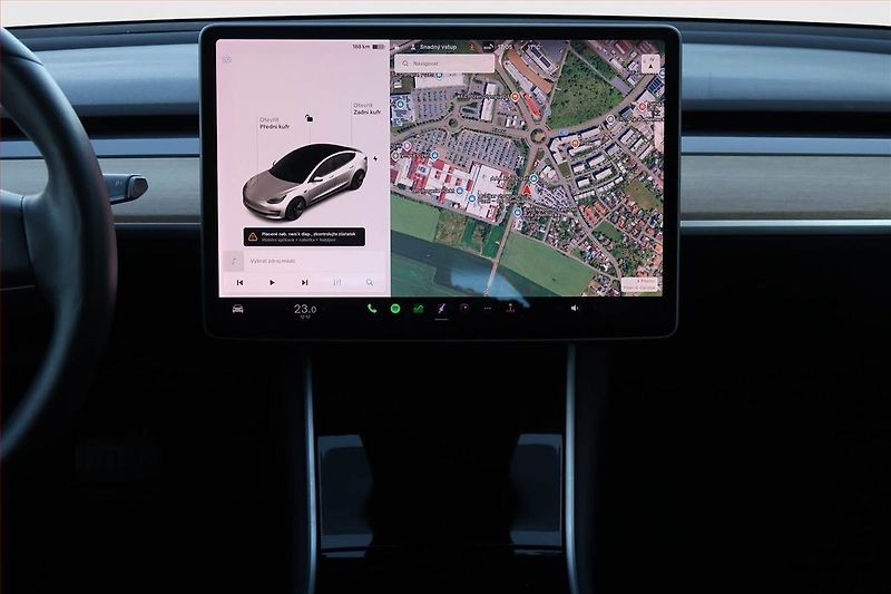 Tesla Model 3 (2019) Long Range 4WD 78kWh, SoH 85% - fotka 12 z 20