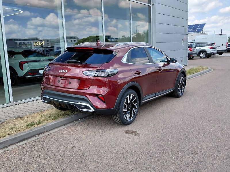 Kia XCeed Steel Edition 1,6 T-GDi GPF 7D - fotka 8 z 12