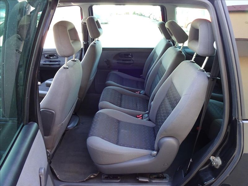 Ford Galaxy 1,9 TDI 85 kW 7.MÍST - fotka 20 z 40