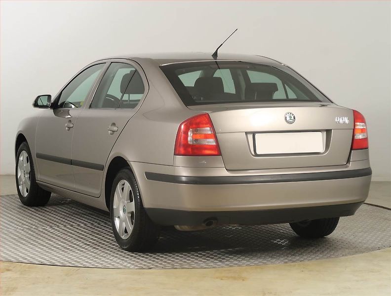 Škoda Octavia (2008) Elegance 1.6, Serv.kniha - fotka 4 z 18