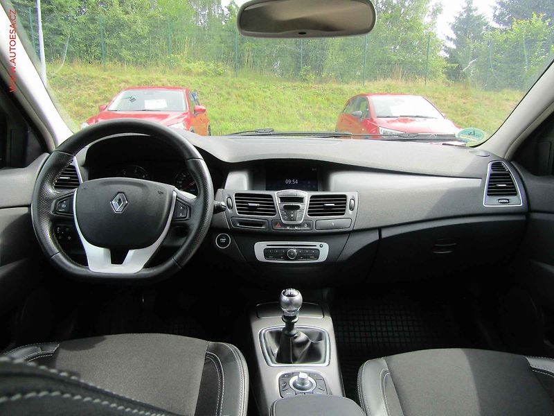 Renault Laguna (2014) 2.0DCi, autoAC - fotka 7 z 16
