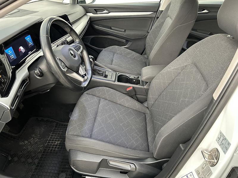 Volkswagen Golf 1.5 TSi Life - fotka 7 z 24