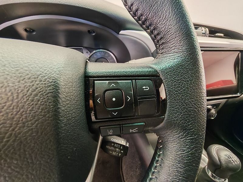 Toyota Hilux 2.8 D-4D Double Cab 4x4 Active - fotka 22 z 32