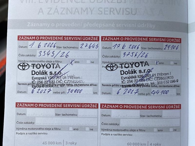 Toyota RAV4 2.5Plug-in, ČR, Selection, 4x4 - fotka 16 z 16