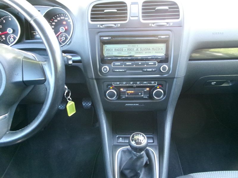 Volkswagen Golf (2010) 1,2TSI AUTOKLIMA - fotka 22 z 23