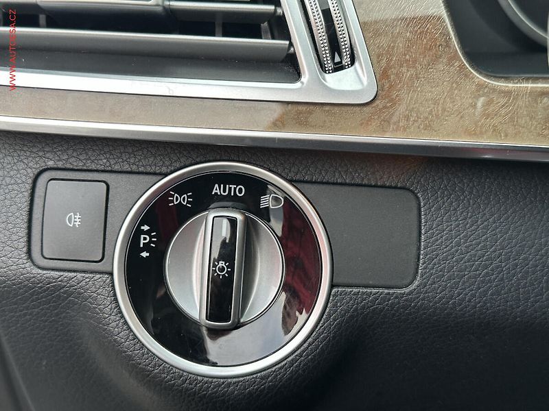 Mercedes-Benz Třídy E (2014) 2.2CDi, AT, navi, LED - fotka 21 z 23