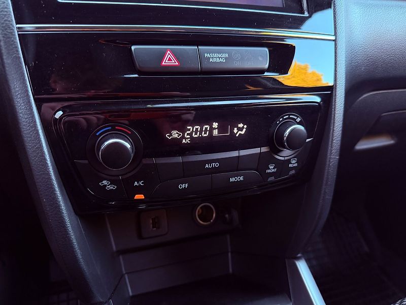 Suzuki Vitara 1.4 BoosterJet Elegance, ČR - fotka 21 z 26
