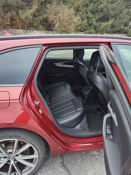 Audi A4 Avant (2016) Audi A4 2.0 TDI 140 KW - fotka 8 z 20