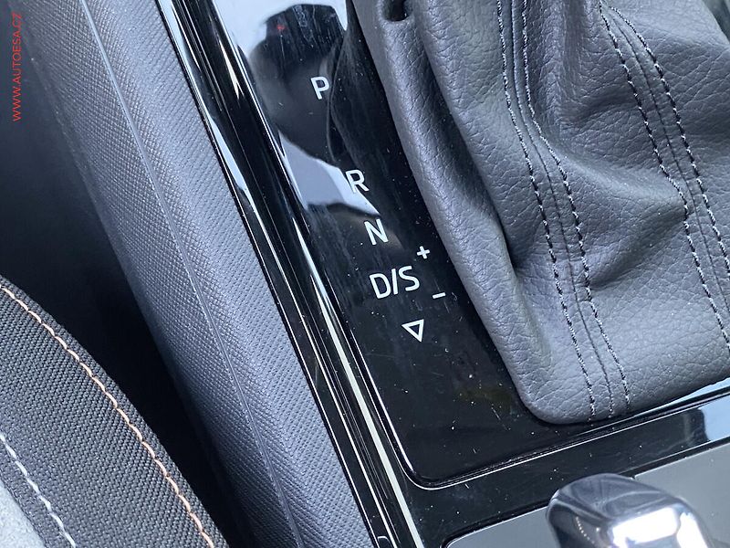 Škoda Kamiq (2021) 1.5 TSi, 1.maj,ČR, Style - fotka 15 z 19