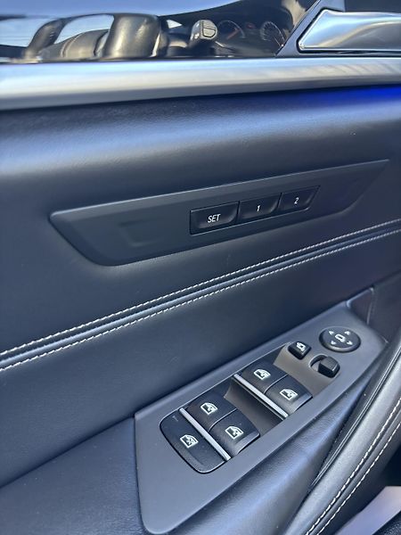BMW Řada 5 (2019) BMW 520 xd - fotka 13 z 15
