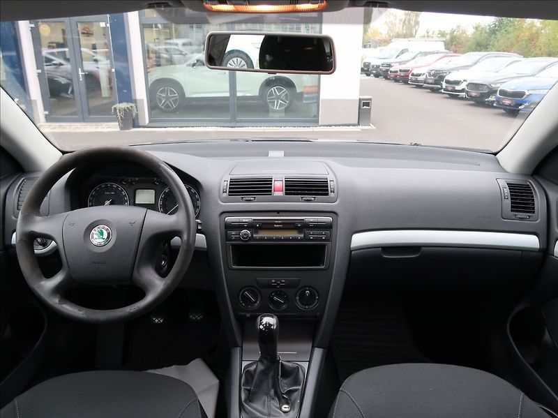 Škoda Octavia 1,6 FSi,85kW,NovéČR,klima - fotka 15 z 19