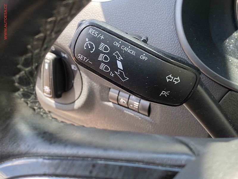 Škoda Octavia (2014) 1.4 TSi, Elegance - fotka 13 z 17