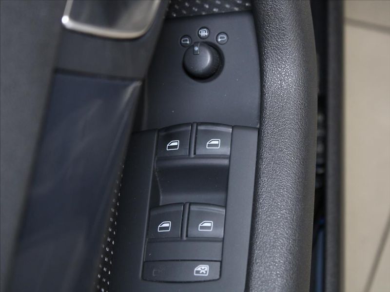 Audi A3 2,0 TDi 103kW Nové STK 2xkola - fotka 11 z 18