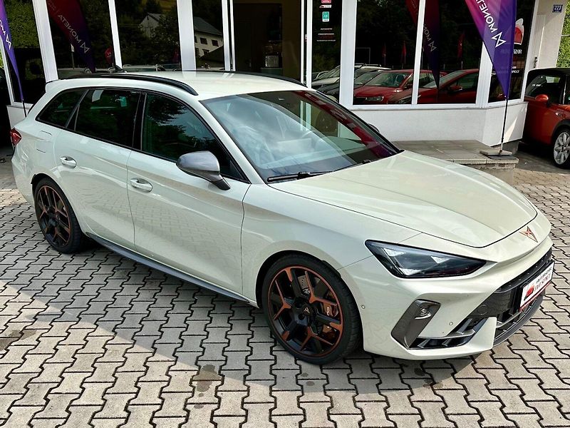 Cupra Leon (2025) VZ 2.0TSI 245kW EXTREME - fotka 1 z 38