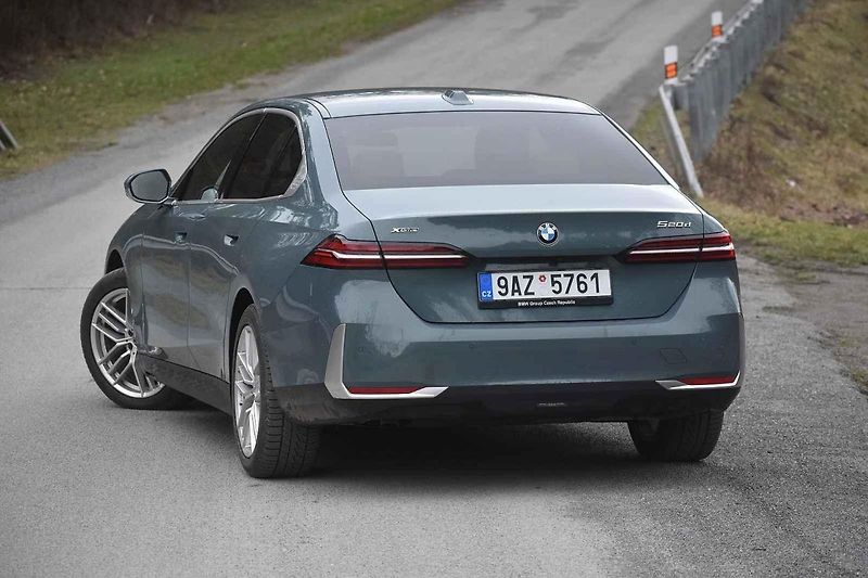 Nové BMW 5 je určeno ke klidnějšímu cestování