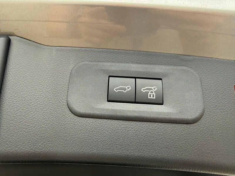 Lexus NX 350h 2,5 HSD e-CVT Executive 4×4 E- - fotka 25 z 29