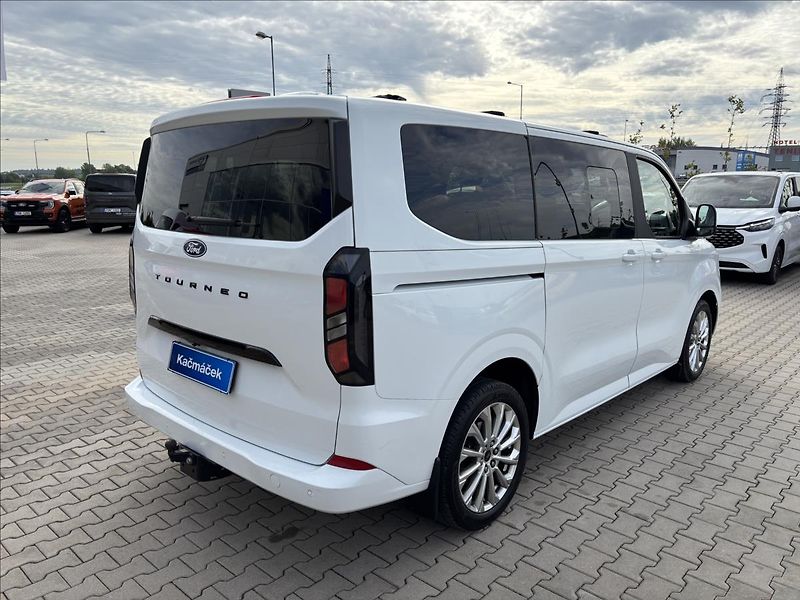 Ford Tourneo Custom 2,0 EcoBlue 125kW Titanium L1 - fotka 5 z 54