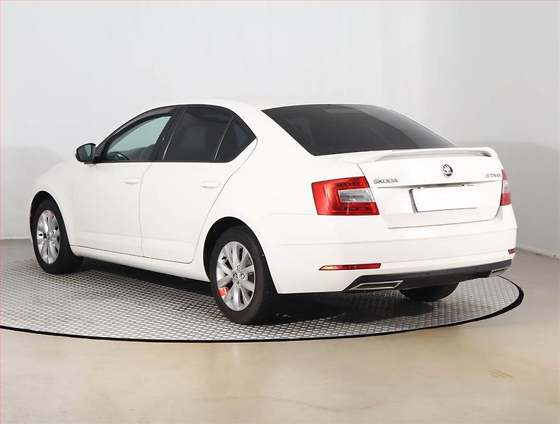Škoda Octavia (2018) 1.6 TDI, Tempomat - fotka 4 z 22