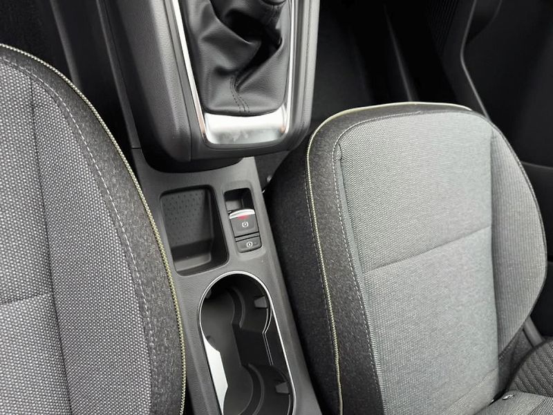Renault Captur (2026) techno Eco-G 120 - fotka 16 z 22