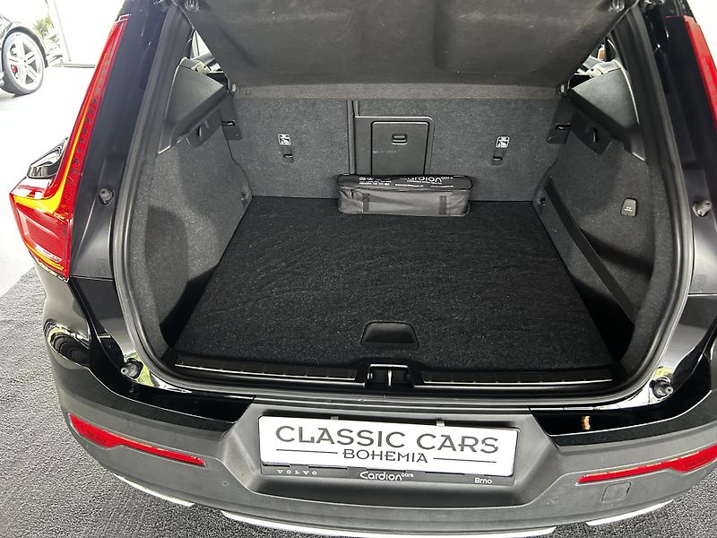 Volvo XC40 (2020) XC40 Inscription AWD - fotka 16 z 17