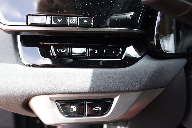 Lexus RX 500h ZLEVNĚNO F Sport Plus Panorami - fotka 21 z 40