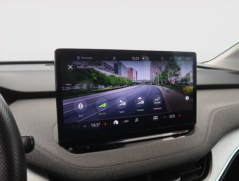 Škoda Enyaq (2023) iV 80x (82 kWh), SoH 90% - fotka 20 z 30