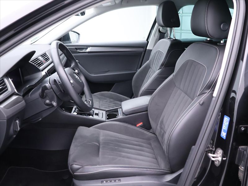 Škoda Superb 2,0 TDI 147kW 4x4 DSG Style+ - fotka 10 z 35