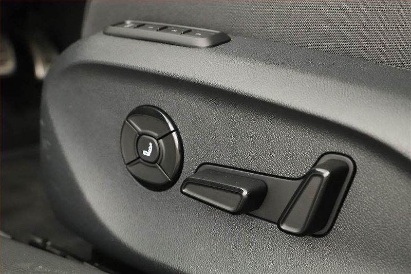 Škoda Superb (2025) 2.0 TDI, SPORTLINE, DPH - fotka 22 z 28