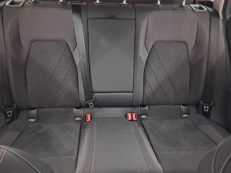 Volkswagen Golf (2023) 1.5 TSI - fotka 10 z 21