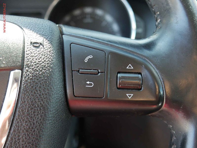 Škoda Superb (2012) 2.0 TDi, ČR, Ambition - fotka 16 z 22
