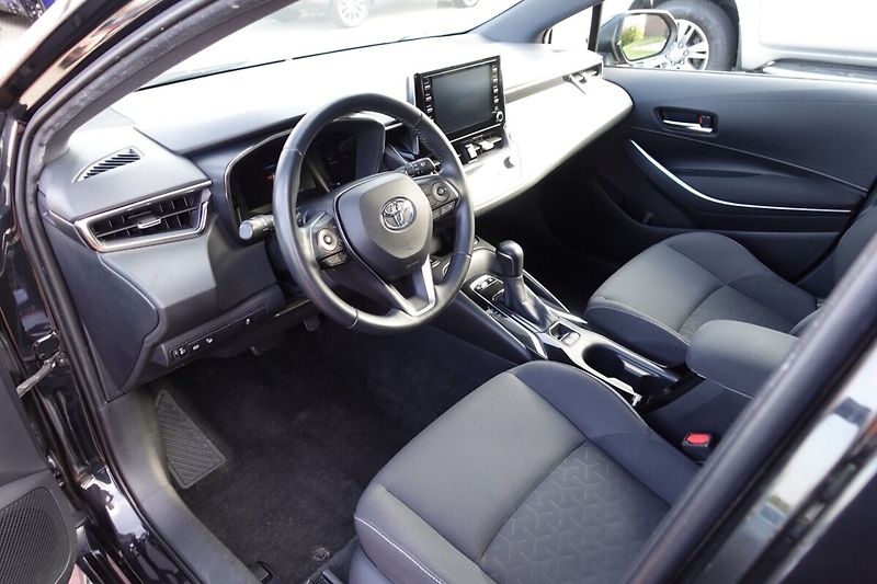 Toyota Corolla 2,0 HEV Comfort Tech TS - fotka 10 z 30