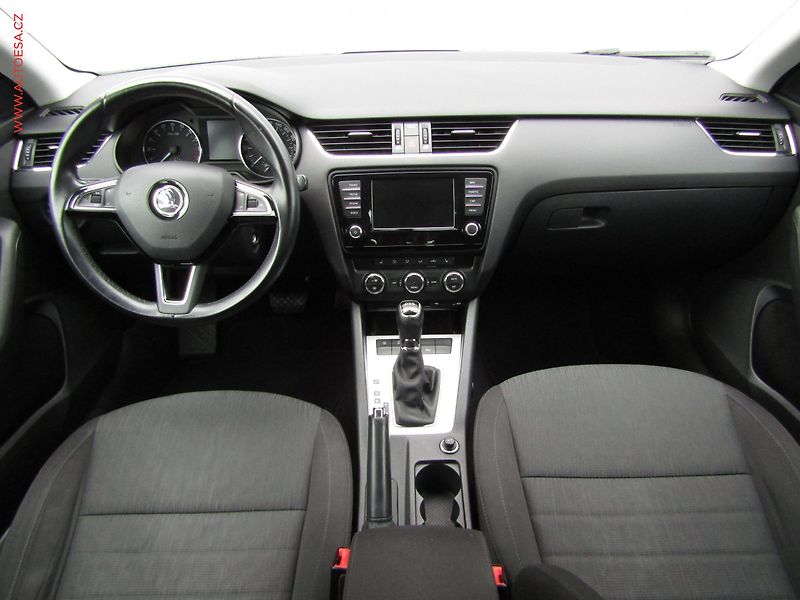 Škoda Octavia (2015) 2.0 TDi, ČR, DSG, bixen - fotka 8 z 21