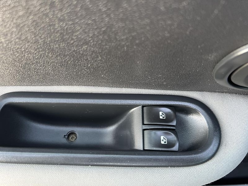 Renault Clio 1.2i 55kw ABS KOUPENO V ČR  - fotka 11 z 29