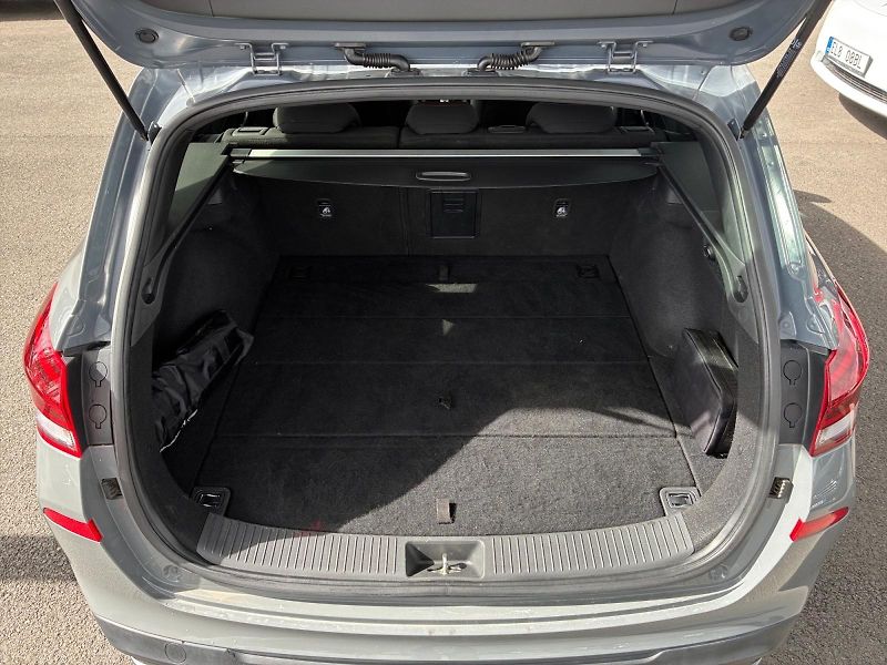 Hyundai i30 (2024) N LINE 1.5T-GDI 118kW CZ DPH - fotka 6 z 11