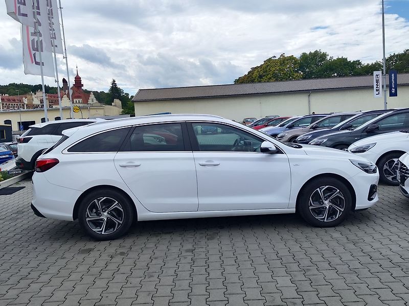 Hyundai i30 1.5 T-GDI/117kW Smart Navi - fotka 4 z 34