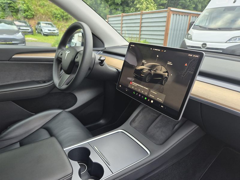 Tesla Model Y LONG RANGE DUAL MOTOR TZ 91,0% - fotka 41 z 50