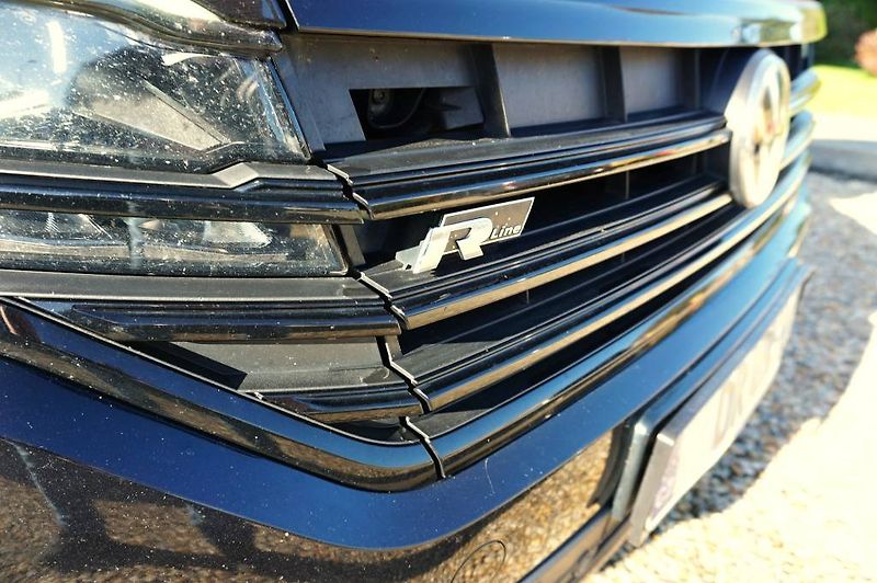 Volkswagen Touareg (2019) R-LINE 3,0 TDI V6 210 kW - fotka 48 z 48