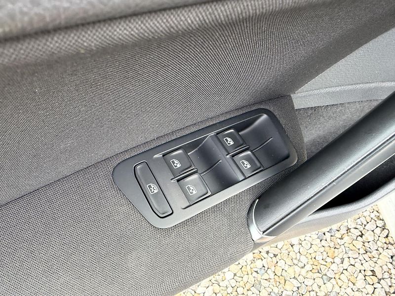 Volkswagen Golf Combi VII 1,6 TDi/85kW - fotka 10 z 66