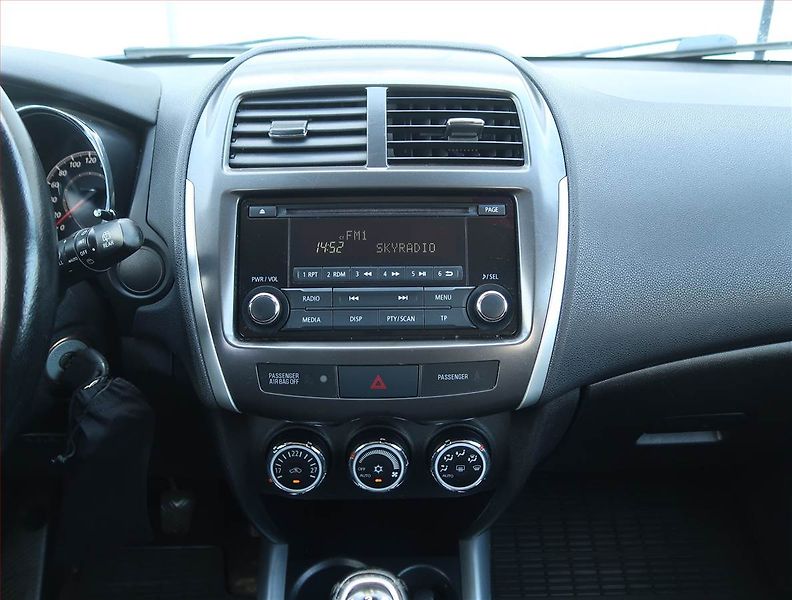 Mitsubishi ASX (2014) Invite 1.6 MIVEC, Serv.kniha - fotka 12 z 16