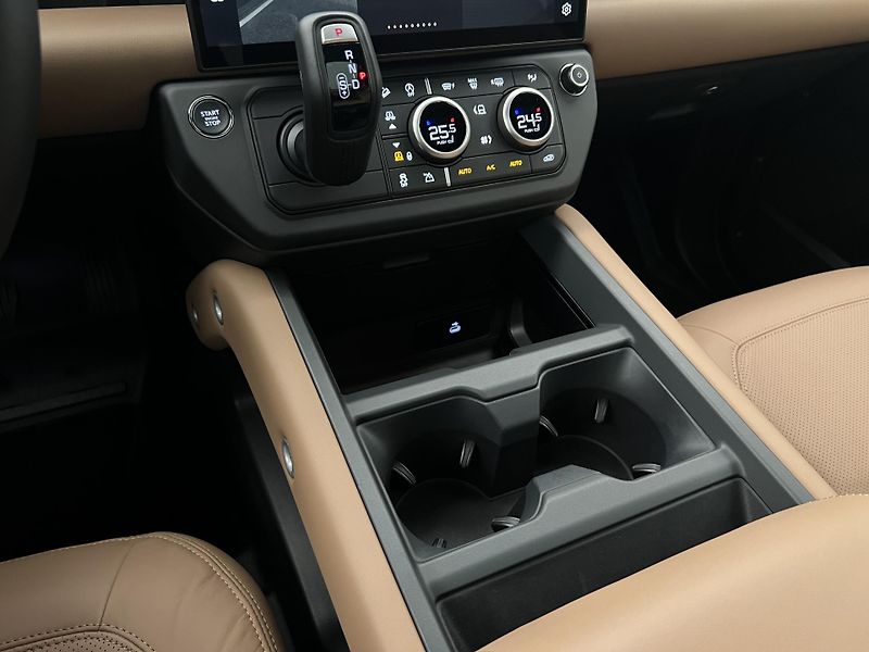 Land Rover Defender 110 D350 X-DYNAMIC HSE 1. maj. - fotka 29 z 50