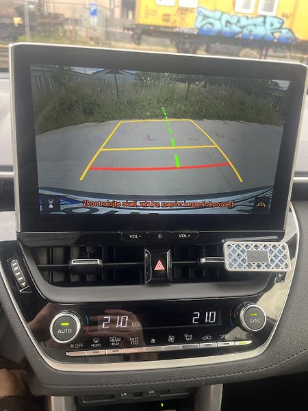 Toyota Corolla Cross (2025) 2,0 HEV Style Tech (2x4) - fotka 12 z 13