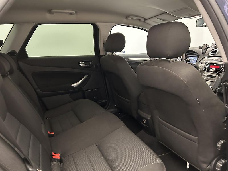 Ford Mondeo 2.0 TDCI Titanium - fotka 17 z 22